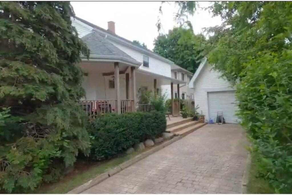 Garden 2 Storey House ナイアガラ・フォールズ エクステリア 写真