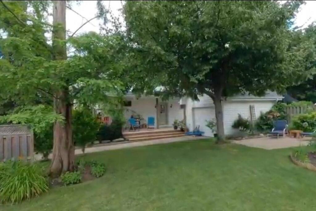 Garden 2 Storey House ナイアガラ・フォールズ エクステリア 写真